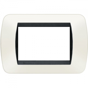 PLACCA BIANCA IN PLASTICA 3 POSTI BTICINO LIVING